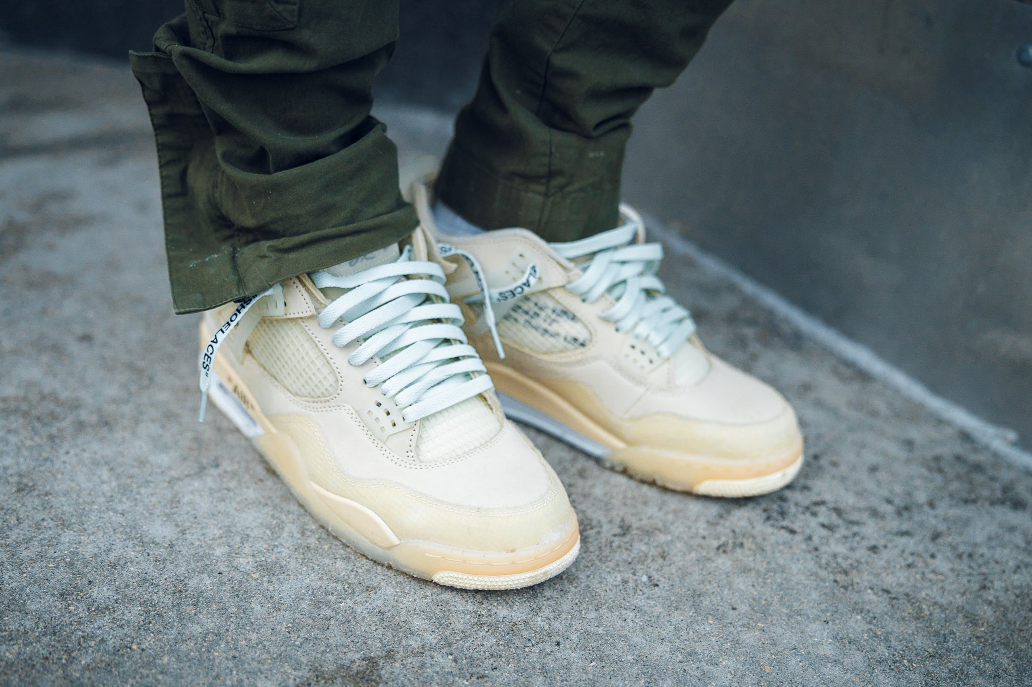 Jordan 4 x Off-white "Sail"