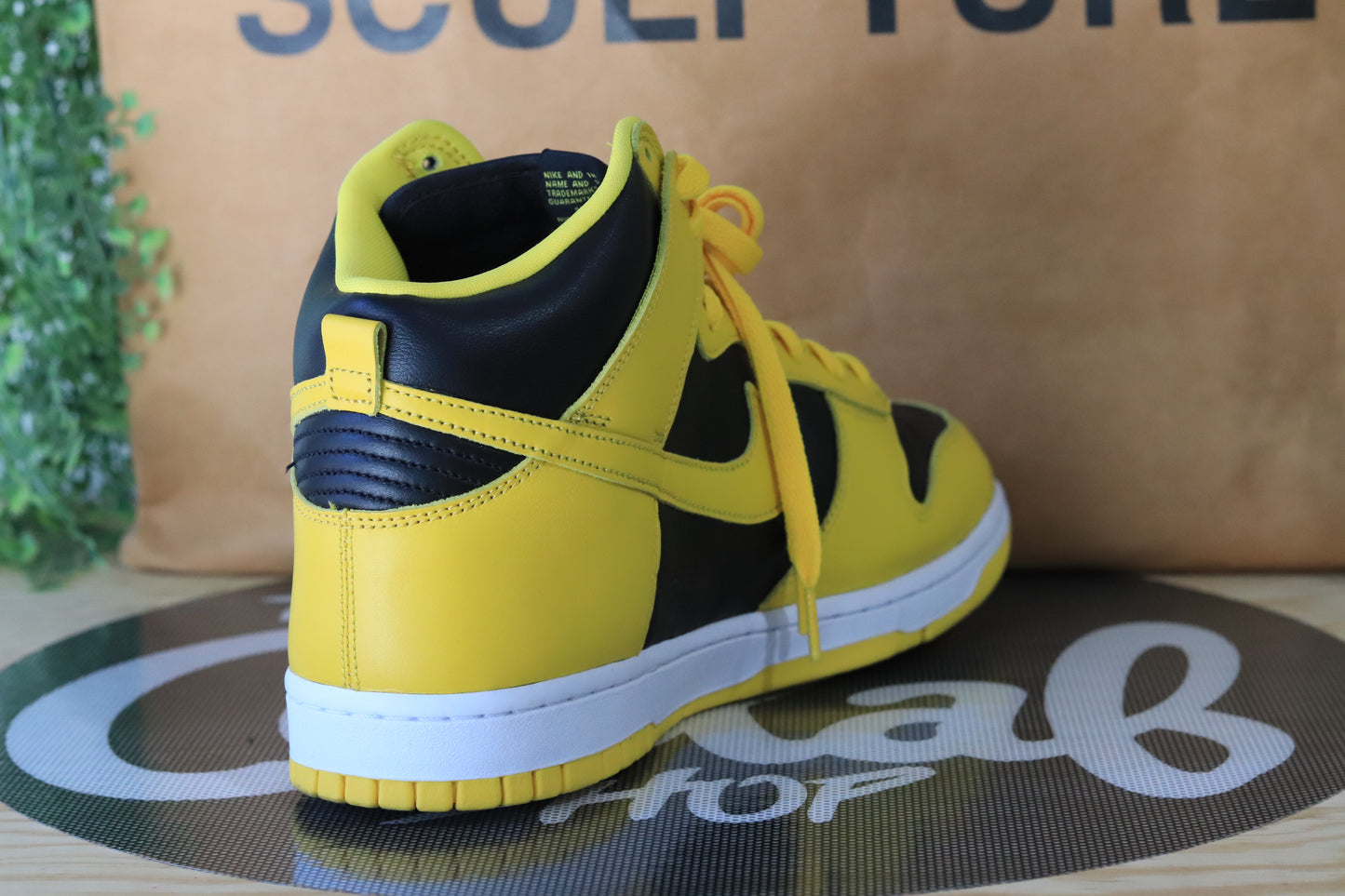 Nike Dunk High "Varsity Maize" (USED)